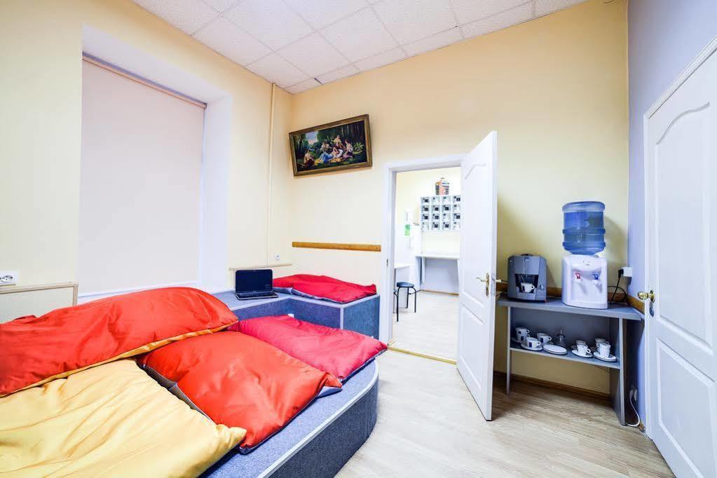 Night & Day Hostel Kiew Exterior foto